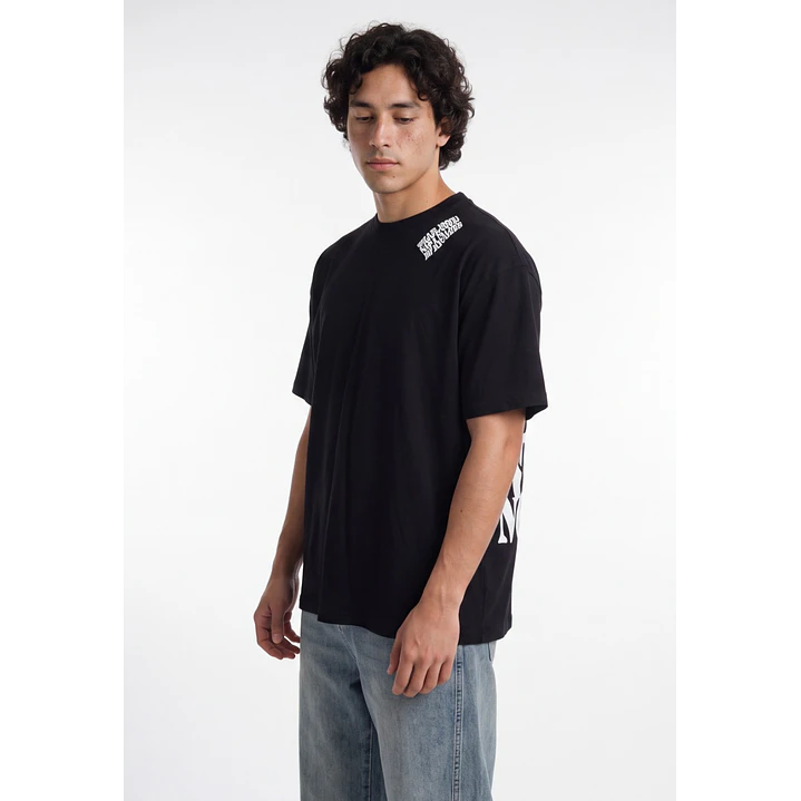 Polera Relieve 3D Relaxed Hombre Negro 2
