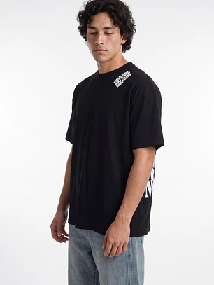 Polera Relieve 3D Relaxed Hombre Negro
