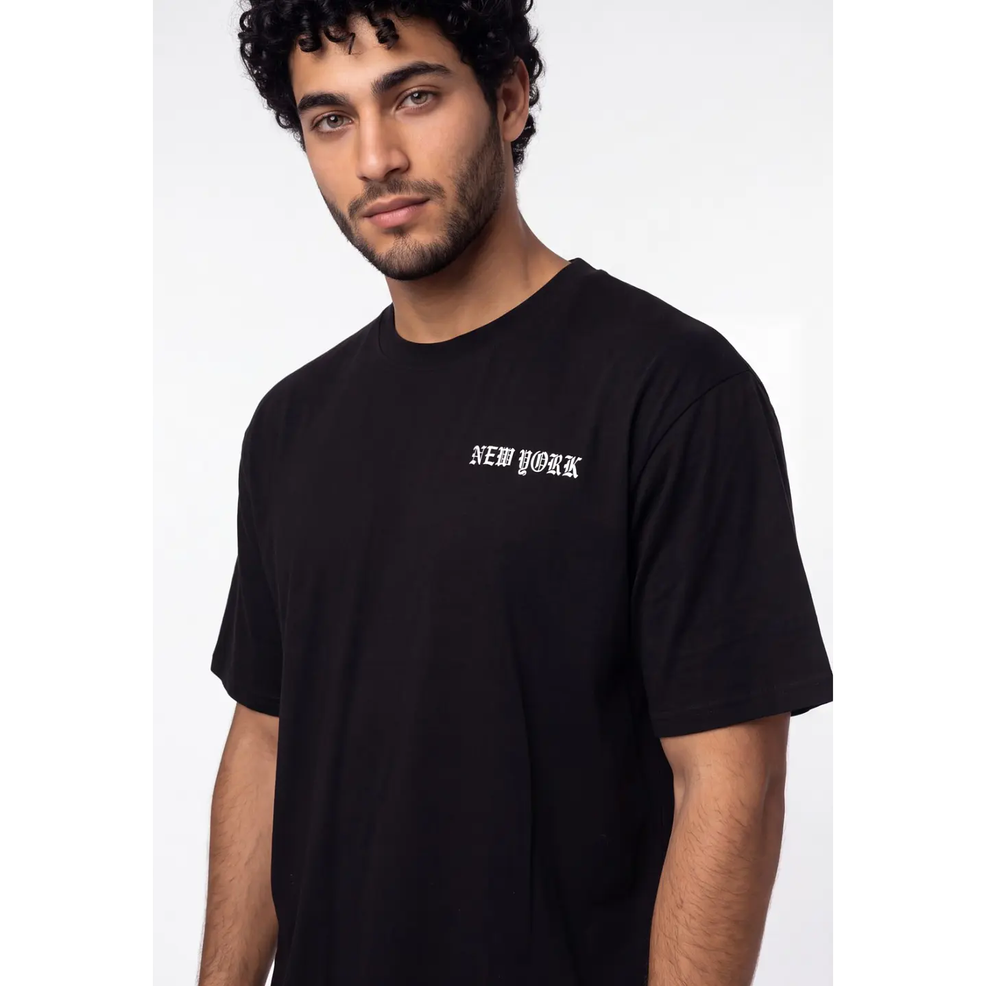 Polera NYC Hombre Negro 4