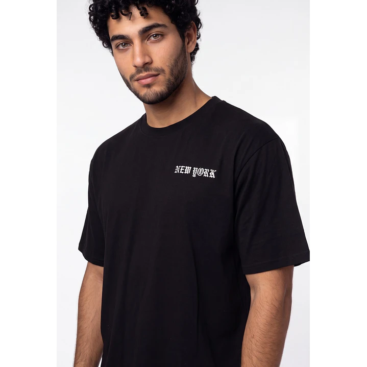 Polera NYC Hombre Negro 4