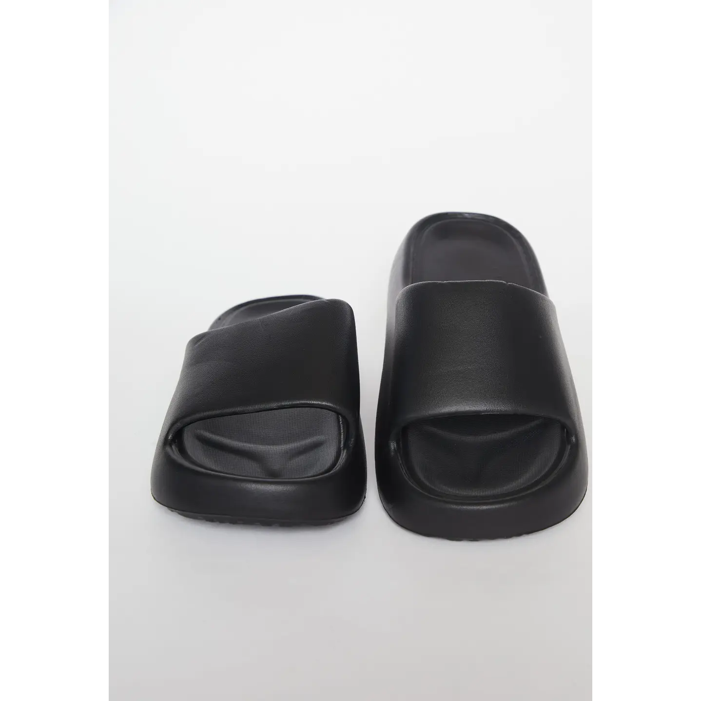 Zueco Slippers Soft Mujer Negro 2