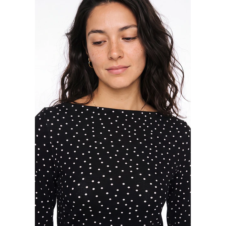 Polera Lunares Mujer Manga Larga Negro 4