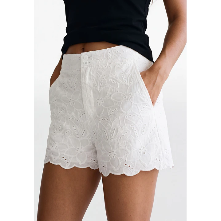 Short Broderie Mujer Blanco 4