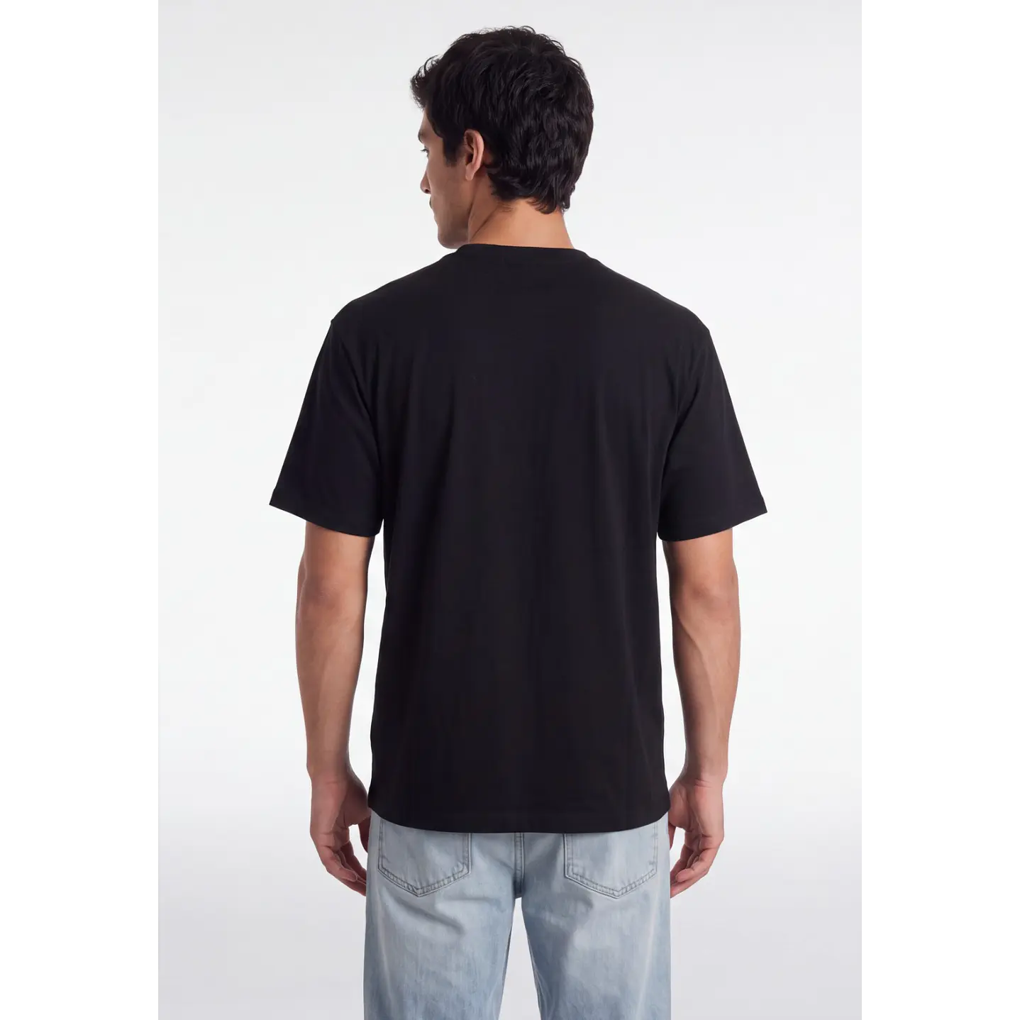 Polera Básica Boxy Fit Hombre Negro 2