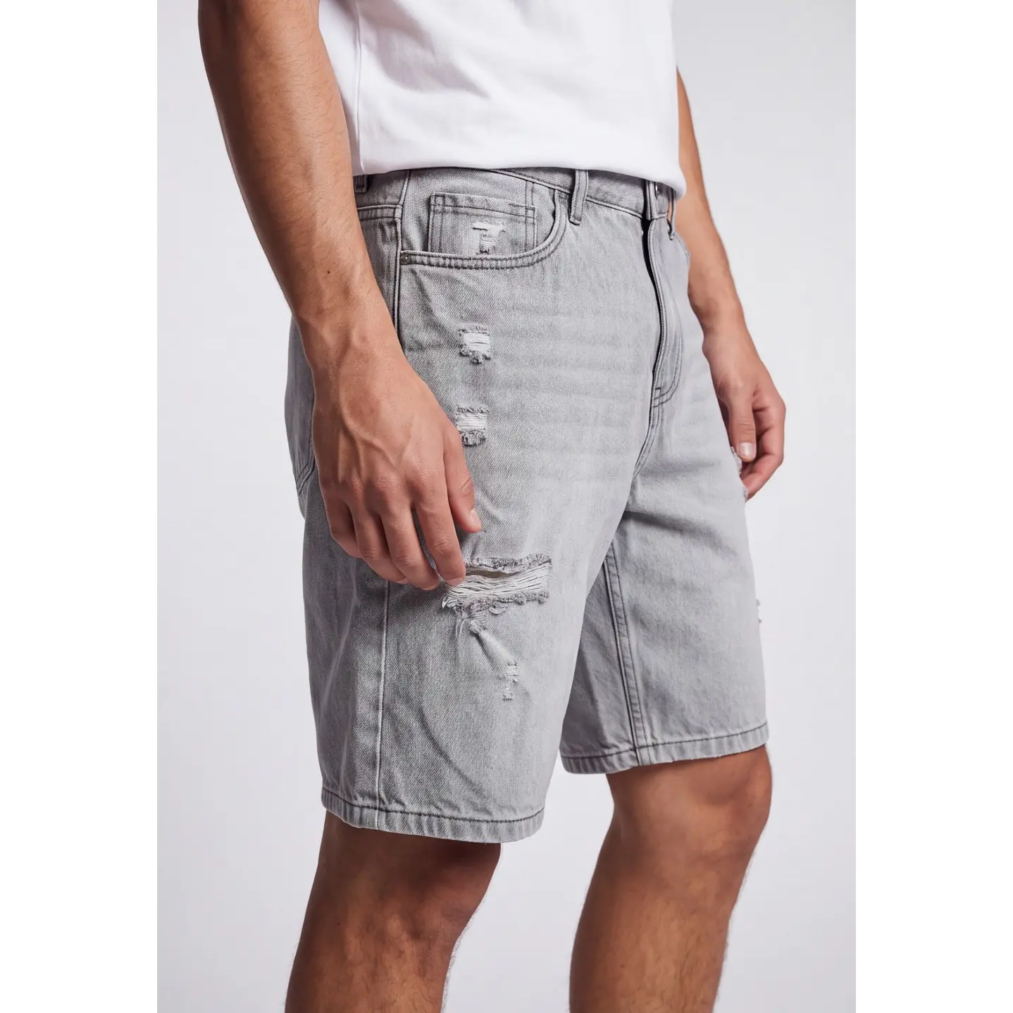 Bermuda Destroyed Hombre Gris 4