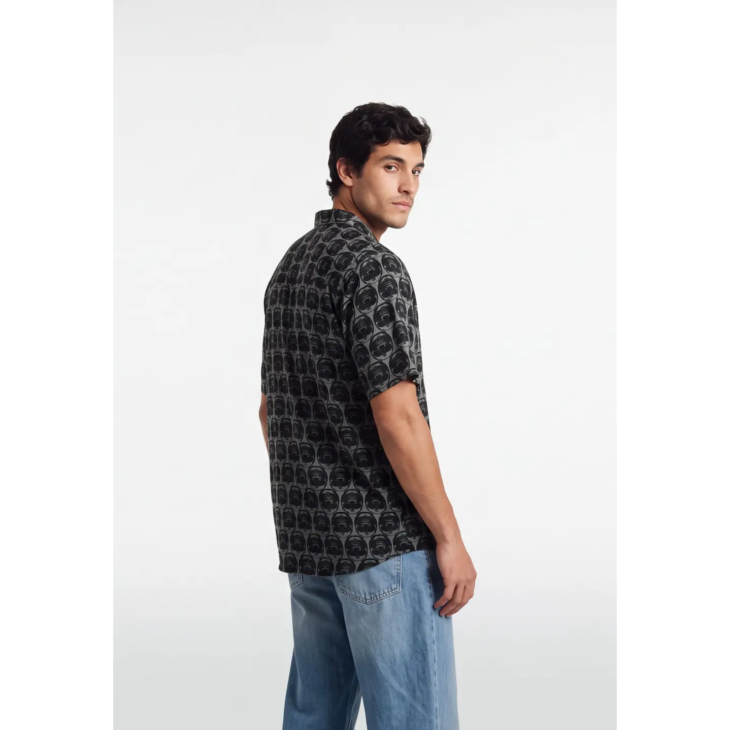 Camisa Viscosa Calavera Hombre Negro 2