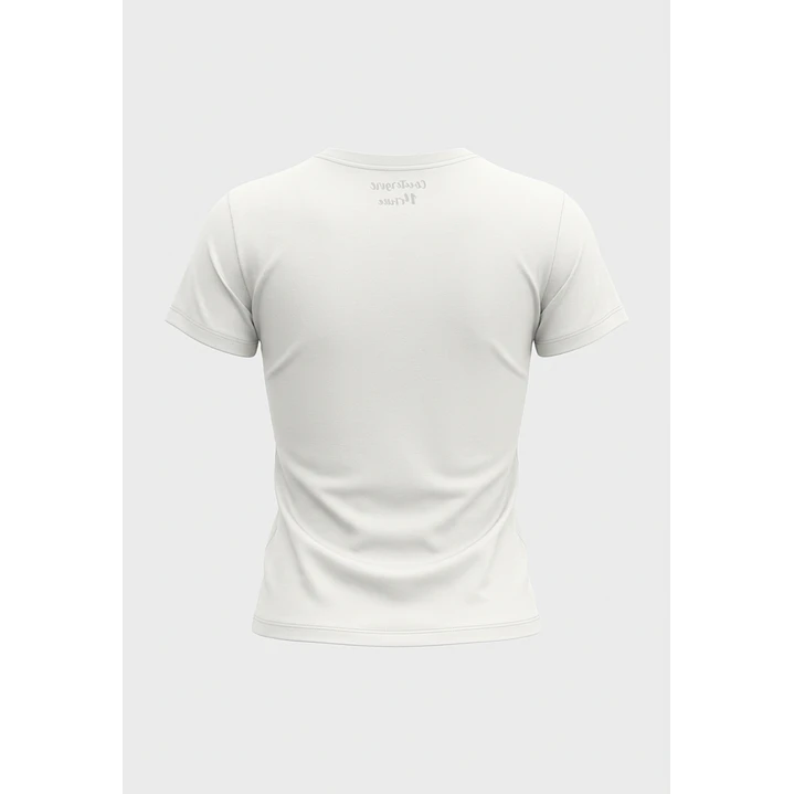 Polera Flor Lola Polera juvenil para Lola de estilo moderno y cómodo, perfecta para el uso diario o actividades al aire libre. Elaborada en 60% Algodón 40% Poliéster, ofrece una sensación suave al tac 2
