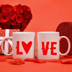 Par de Canecas 'LOVE' Personalizadas