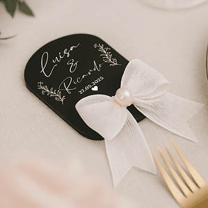  Lembrança de Casamento em Acrílico Preto com Laço – Modelo M2
