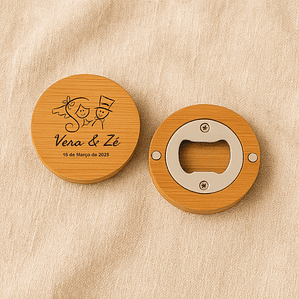 Abre-cápsulas magnético personalizável em bambu - Noivos