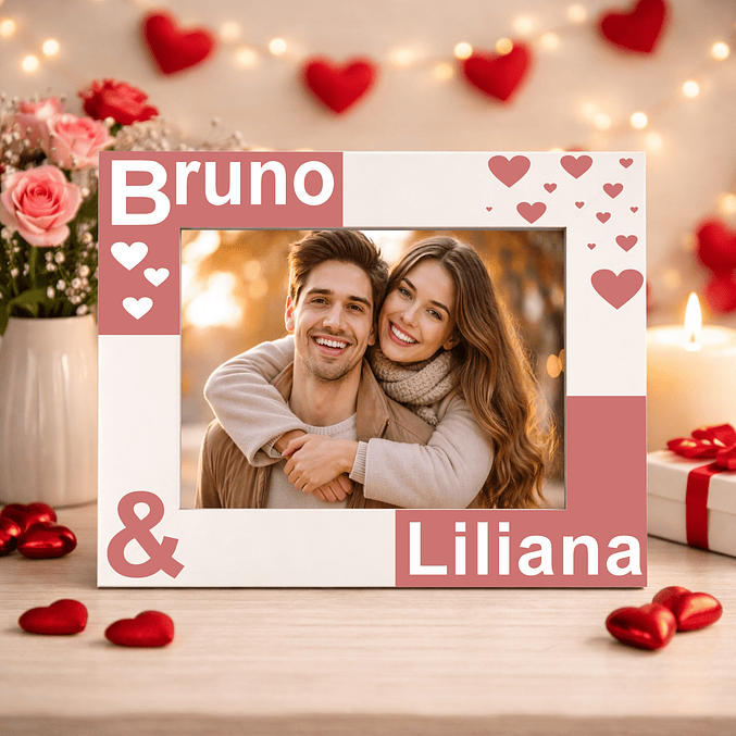 Moldura Namorados – Personalizada com Nomes e corações 1