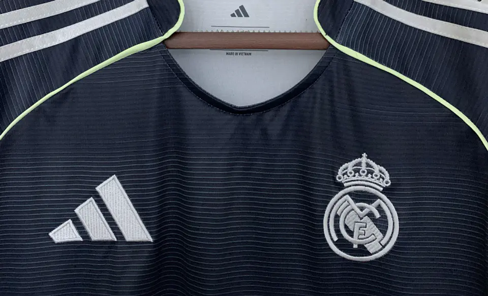 REAL MADRID SEGUNDO EQUIPAMENTO 25/26 3