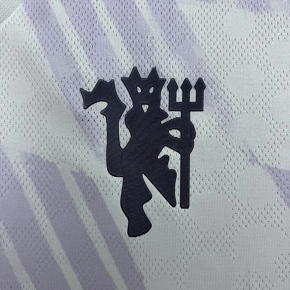 MANCHESTER UNITED SEGUNDO 25/26 4