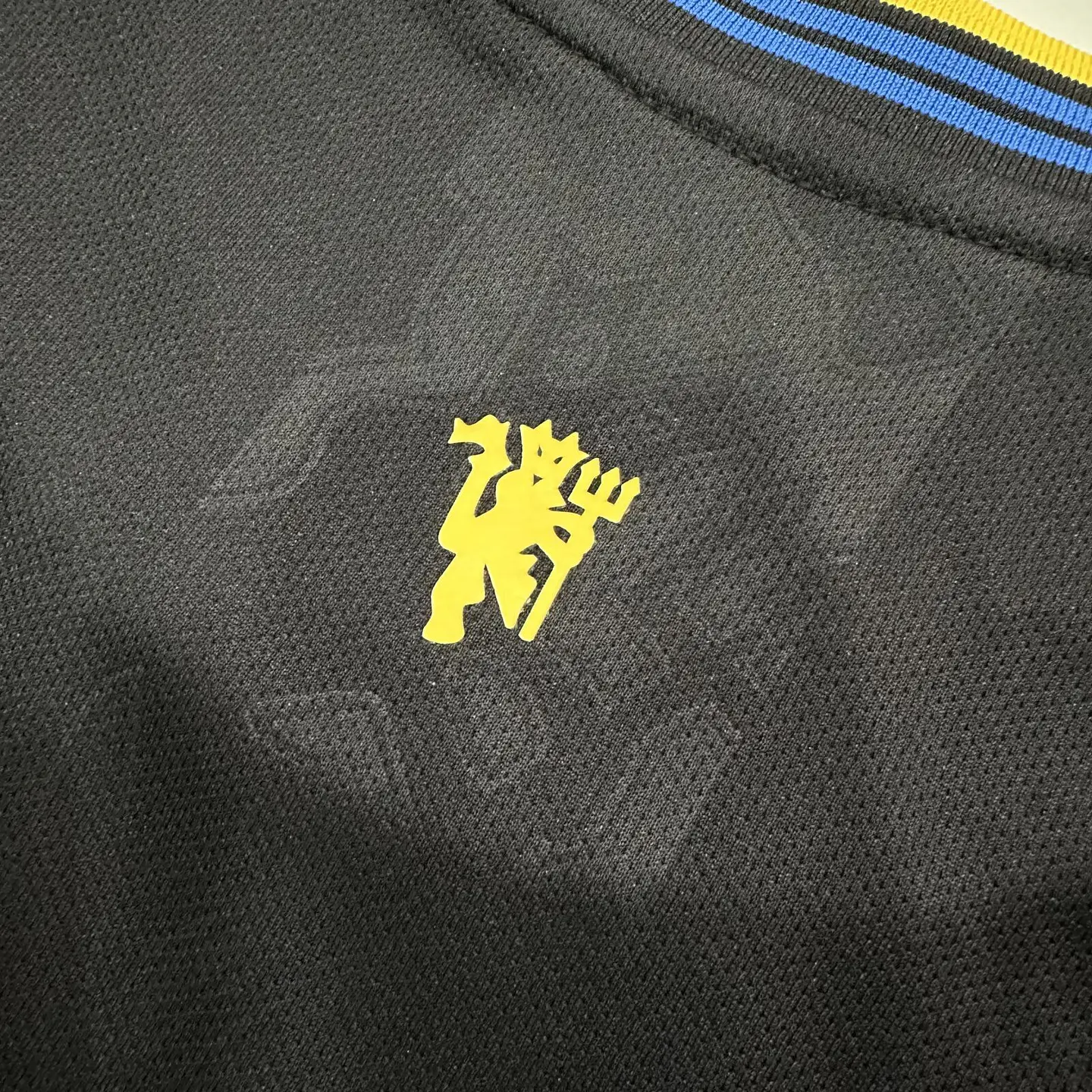 MANCHESTER UNITED TERCEIRO 25/26 6