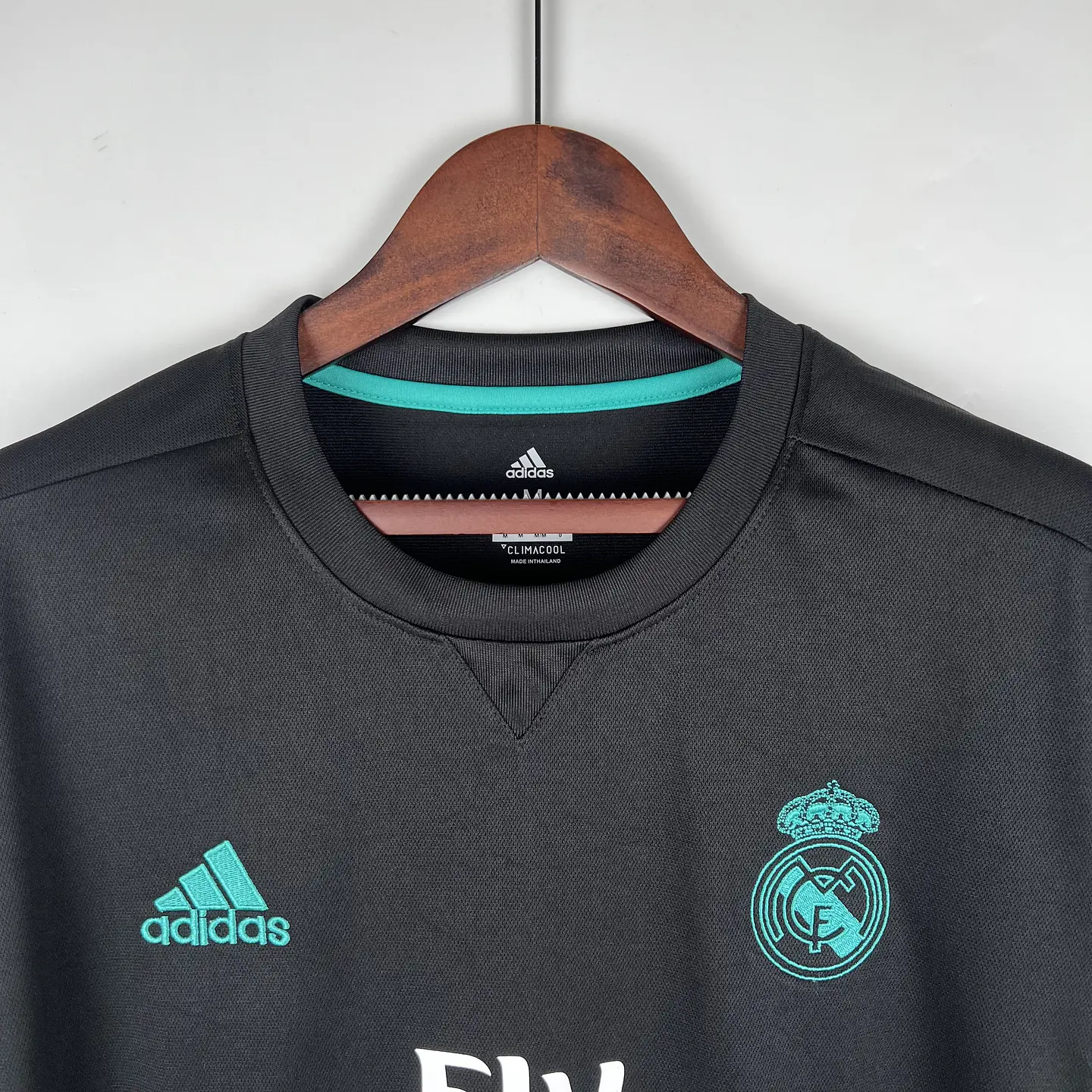 Retro Real Madrid Alternativo 17/18 3