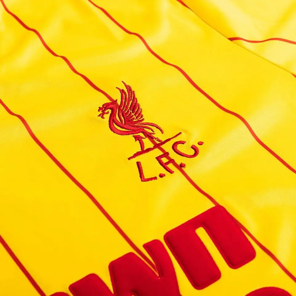 Liverpool Alternativa 84 85 3