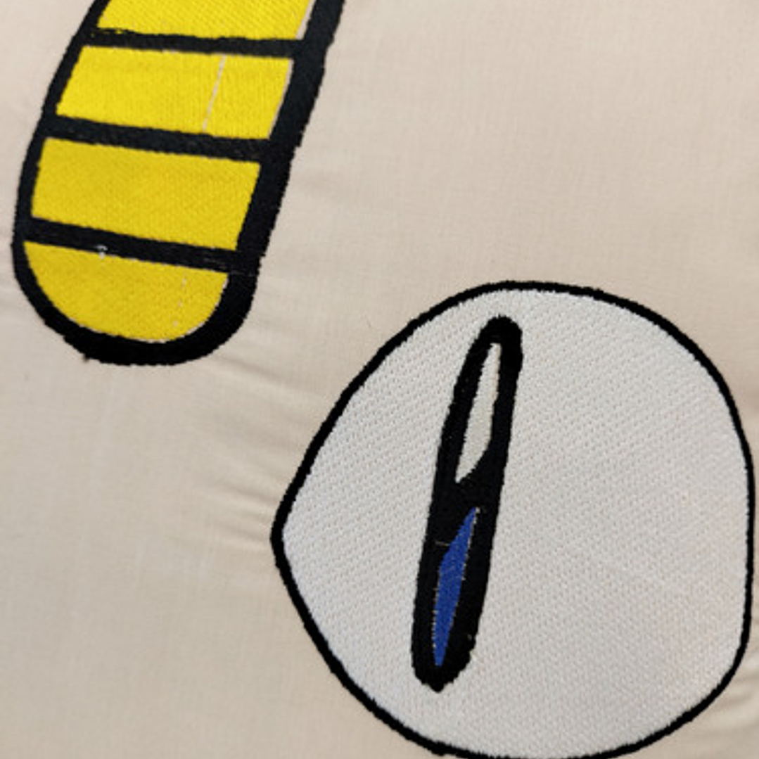 Cojín Bordado Gato Amuleto | Meowth 2