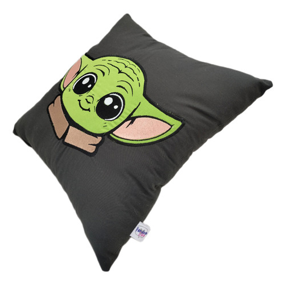 Cojín Bordado Expósito Verde Kawaii Inspirado Saga Galáctica 3