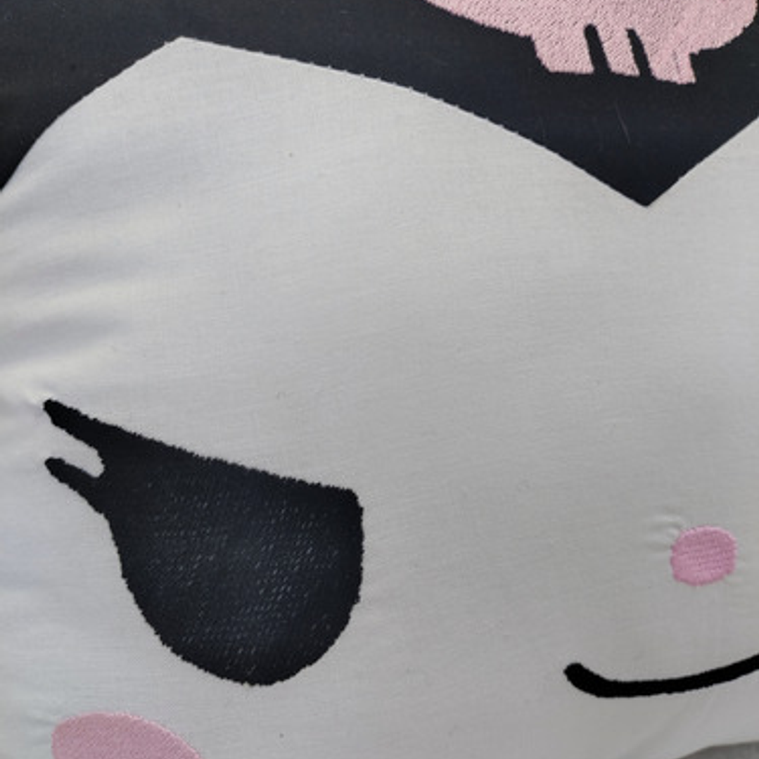 Cojín Bordado Conejita Rebelde | Kuromi 2