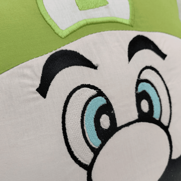 Cojín Bordado Héroe De Verde 2