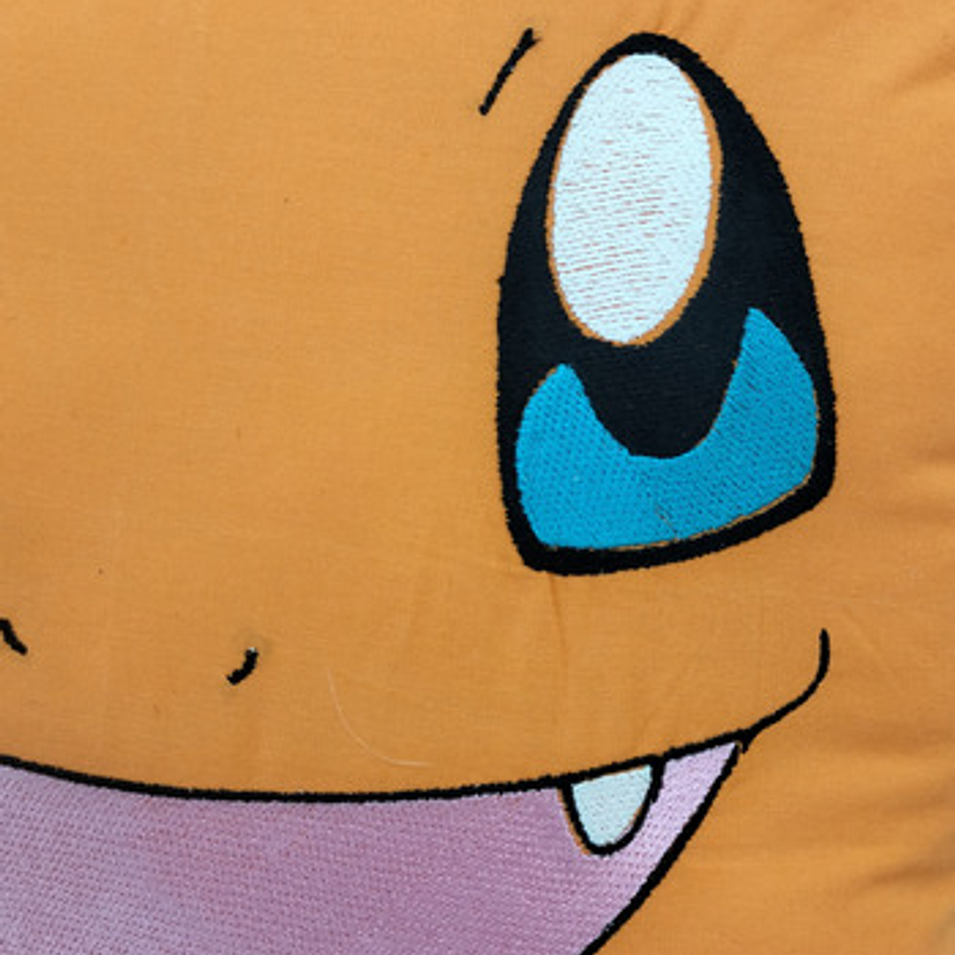 Cojín Bordado Lagarto de fuego | Charmander 2