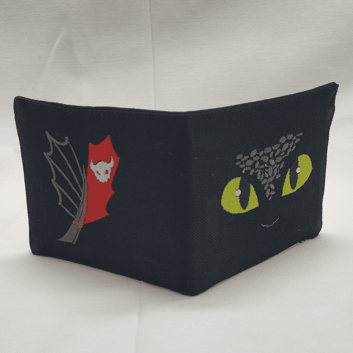 Billetera Bordada Cómo Entrenar a Tu Dragón - Diseño Chimuelo & Hooligans Peludos 3