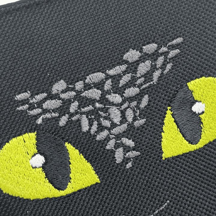 Billetera Bordada Cómo Entrenar a Tu Dragón - Diseño Chimuelo & Hooligans Peludos 4