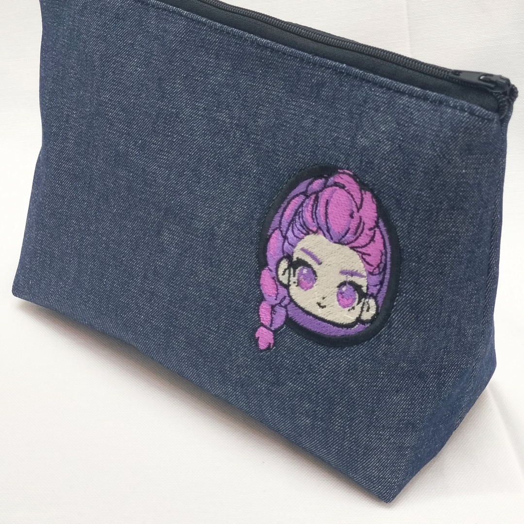 Estuche Cosmetiquero Bordado: K-pop Huntrix Rumi 7