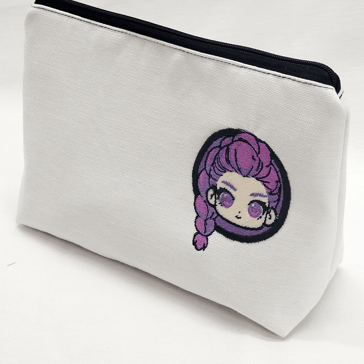 Estuche Cosmetiquero Bordado: K-pop Huntrix Rumi 10