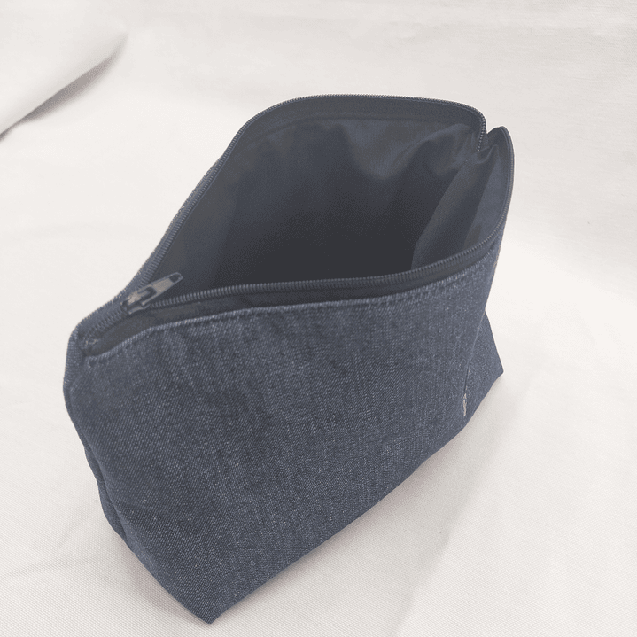 Estuche Cosmetiquero Bordado: K-pop Huntrix Rumi 9