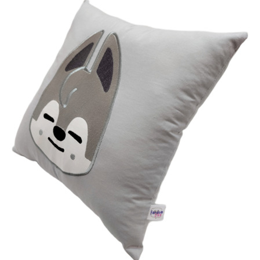 Cojín Bordado Stray Kids Bang Chan | Skzoo Wolf Chan 4