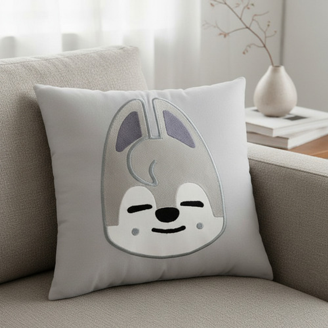 Cojín Bordado Stray Kids Bang Chan | Skzoo Wolf Chan 7