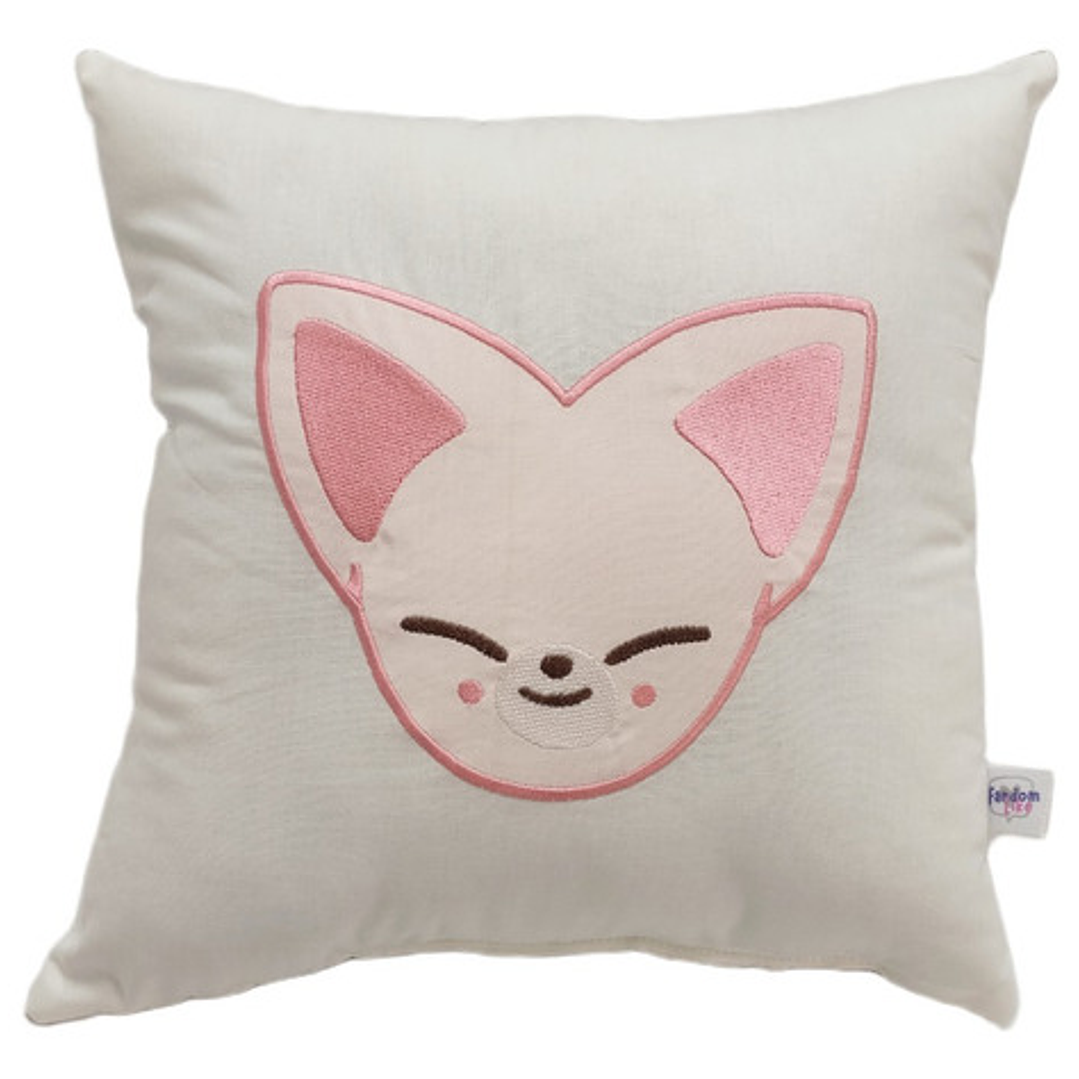 Cojín Bordado Stray Kids I.n | Skzoo Foxi.ny 1