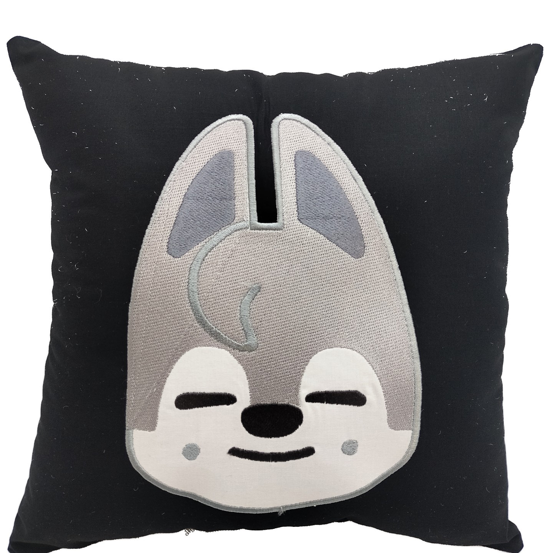 Cojín Bordado Stray Kids Bang Chan | Skzoo Wolf Chan 9