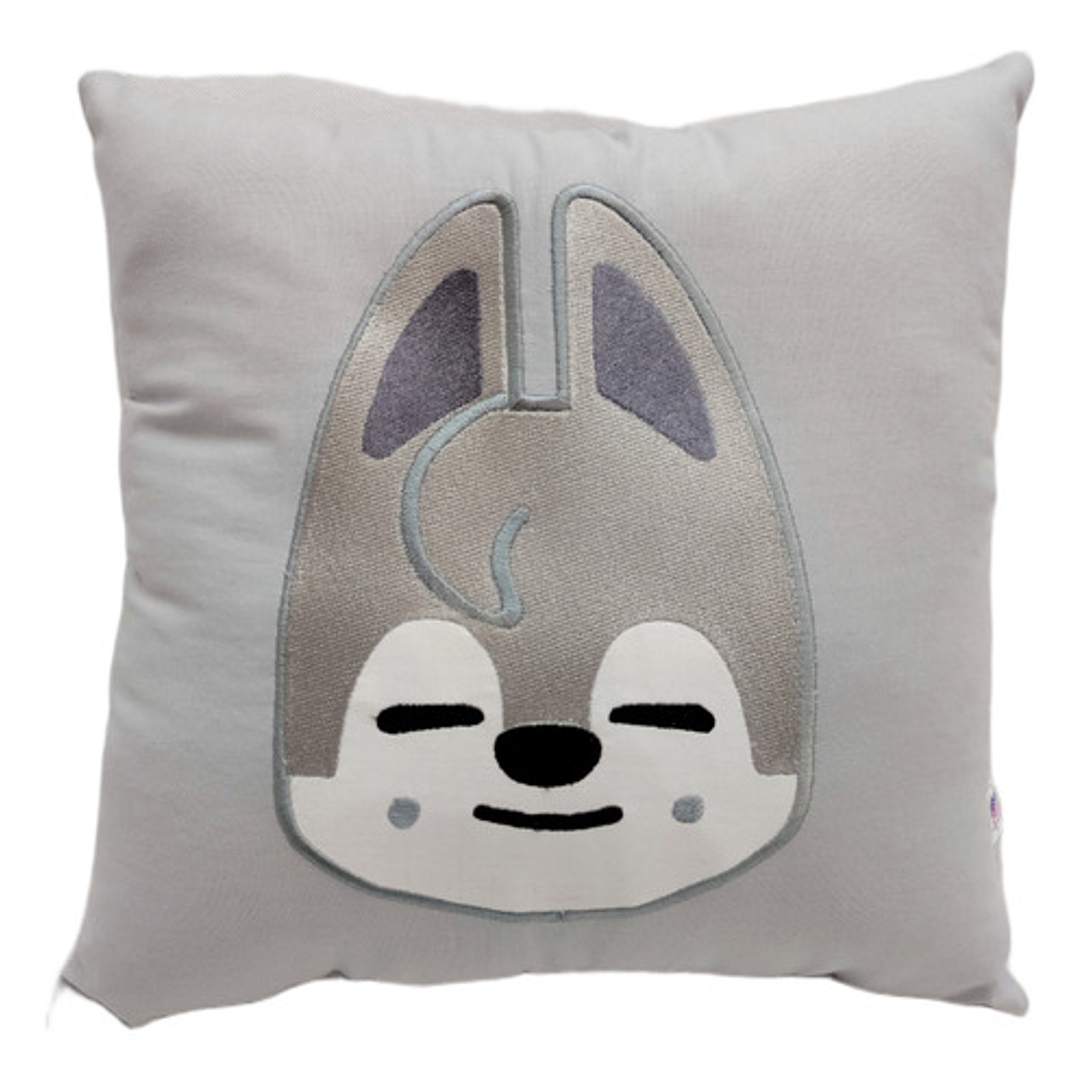 Cojín Bordado Stray Kids Bang Chan | Skzoo Wolf Chan Black edition 5