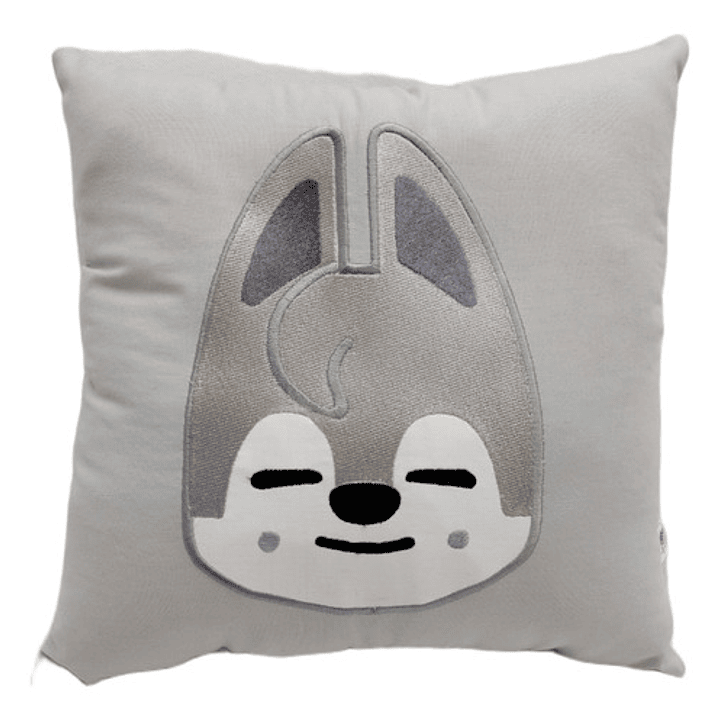 Cojín Bordado Stray Kids Bang Chan | Skzoo Wolf Chan Black edition 5