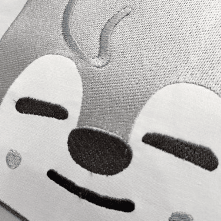 Cojín Bordado Stray Kids Bang Chan | Skzoo Wolf Chan Black edition 9