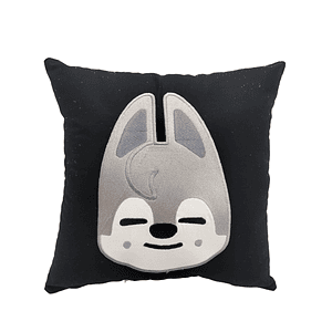 Cojín Bordado Stray Kids Bang Chan | Skzoo Wolf Chan Black edition