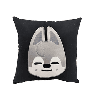 Cojín Bordado Stray Kids Bang Chan | Skzoo Wolf Chan Black edition
