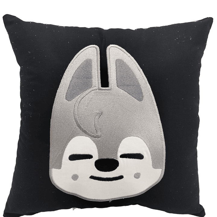 Cojín Bordado Stray Kids Bang Chan | Skzoo Wolf Chan Black edition 1