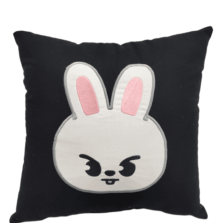 Cojín Bordado Stray Kids Lee Know | Skzoo Leebit Black edition 1