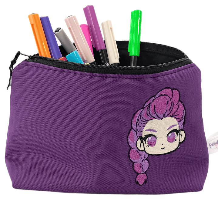 Estuche Cosmetiquero Bordado: K-pop Huntrix Rumi 3