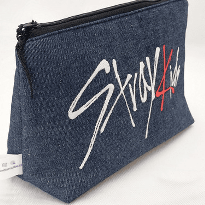 Estuche Bordado Skzoo - Leebit 2