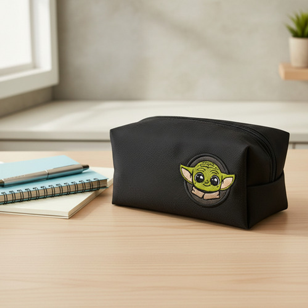 Estuche Bordado Fanart El Pequeño Maestro | Edic. Galáctica 2