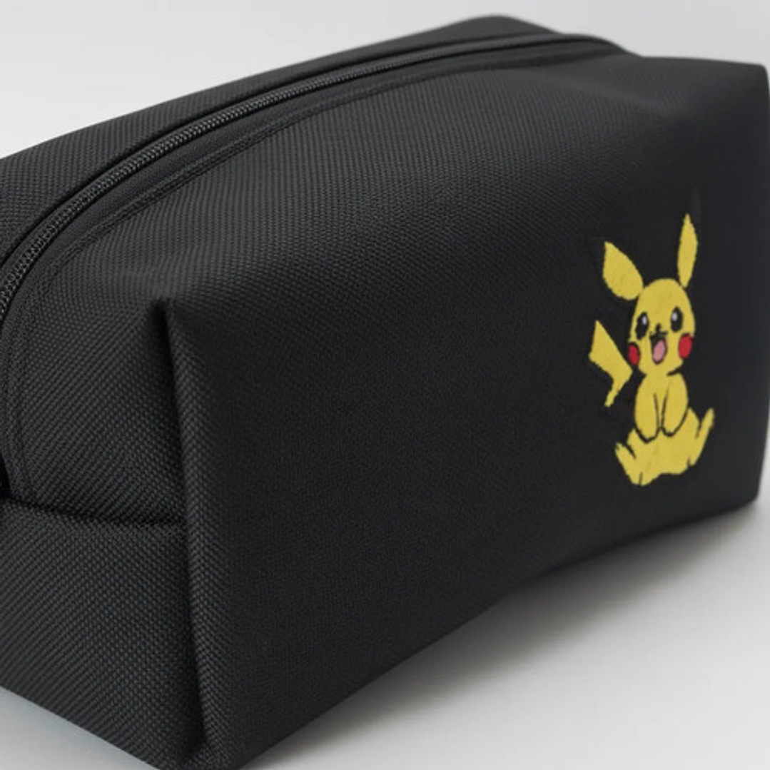 Estuche Lona Anti-fluidos Bordado Pikachu - Anime Gamer 5