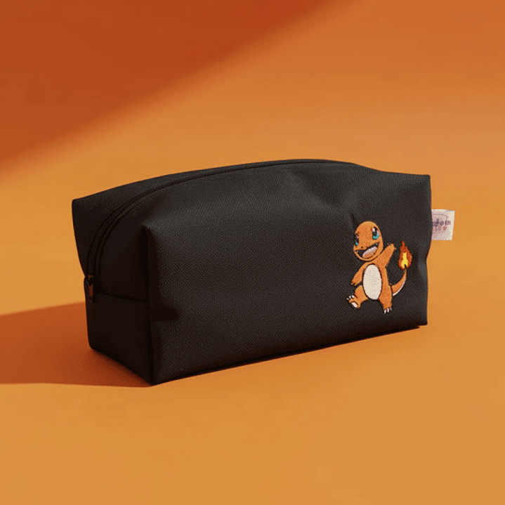 Estuche Lona Anti-fluidos Bordado Charmander - Anime Gamer 4