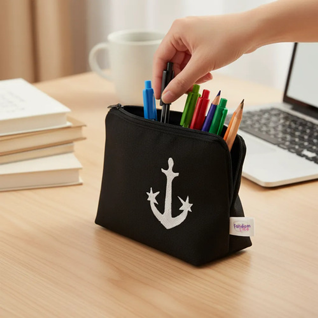 Estuche Katseye Bordado Lona Premium Anti-fluidos 5