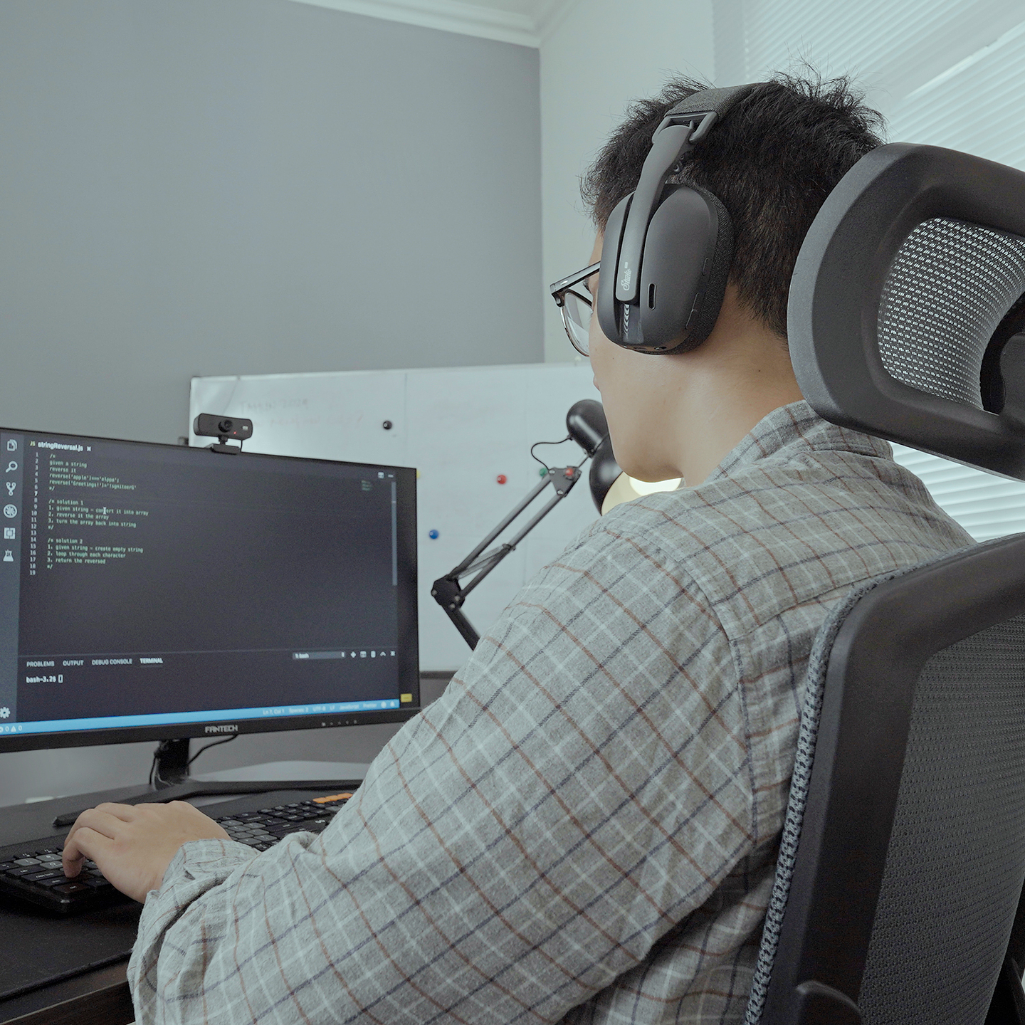 WHG03P STUDIO PRO White Audífonos Inalámbricos 7.1 Virtual 11