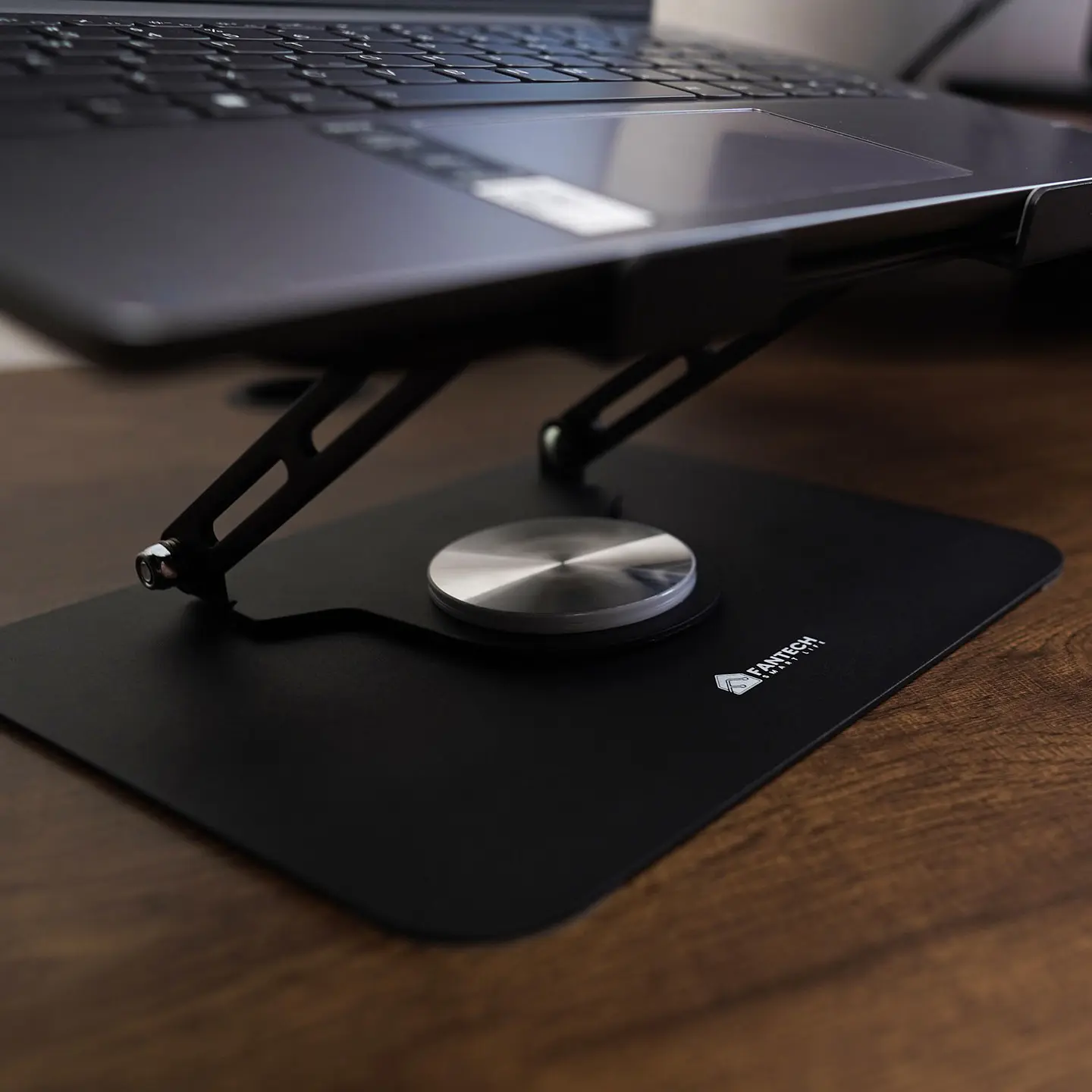 NS10 Black Base de Notebook con Elevación 5