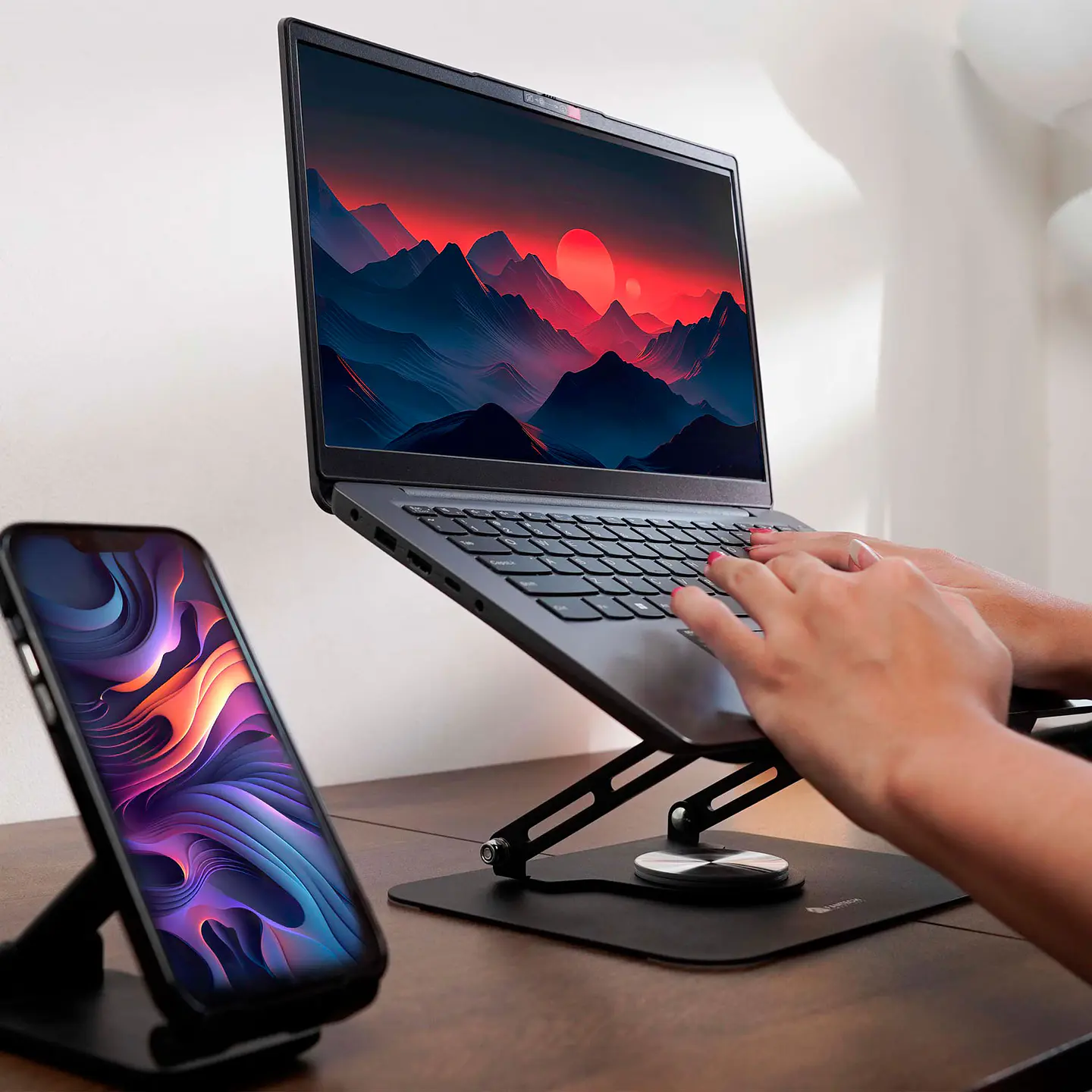 NS10 Black Base de Notebook con Elevación 8